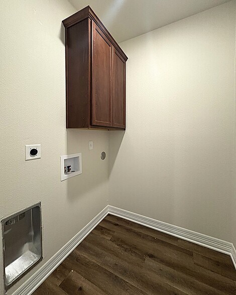 Building Photo - 1154 Lindsey Dr