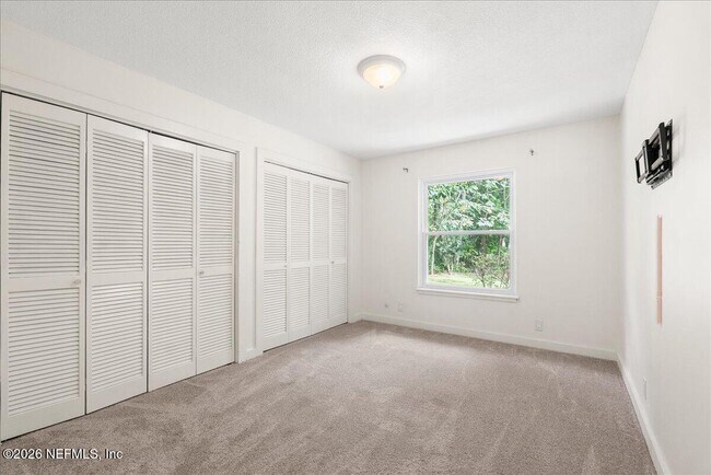 Building Photo - 2421 Dogwood Ln