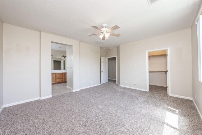 Building Photo - Beautifully Updated North Clovis 3/2.5