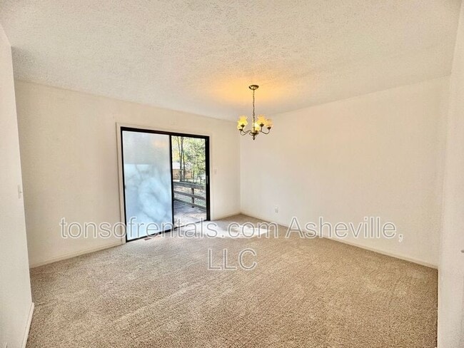 Building Photo - 136 Atwood Dr