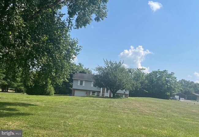 Building Photo - 5551 Doubs Rd