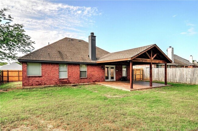 Building Photo - 1704 Northbrook Ln