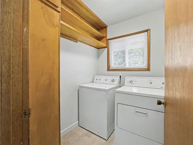 Building Photo - Duplex: 2 Bedrooms - Salem SE