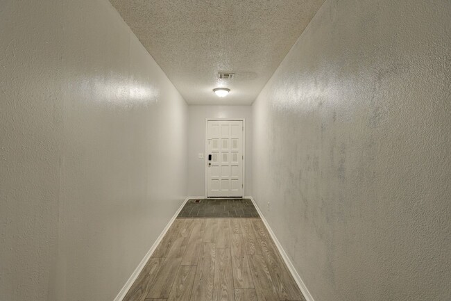 Building Photo - 4102 Masons