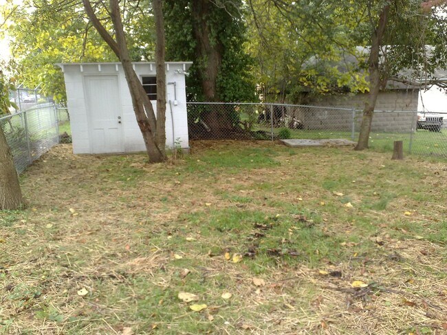 Building Photo - 3 Bedroom House