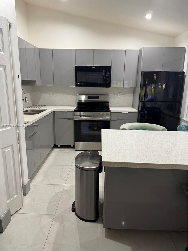 Building Photo - 15963 SW 82nd St