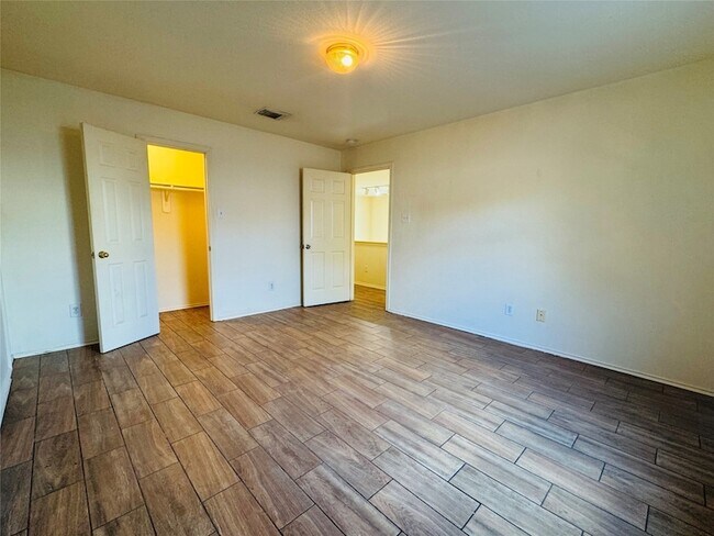Building Photo - 931 Sierra Springs Ln