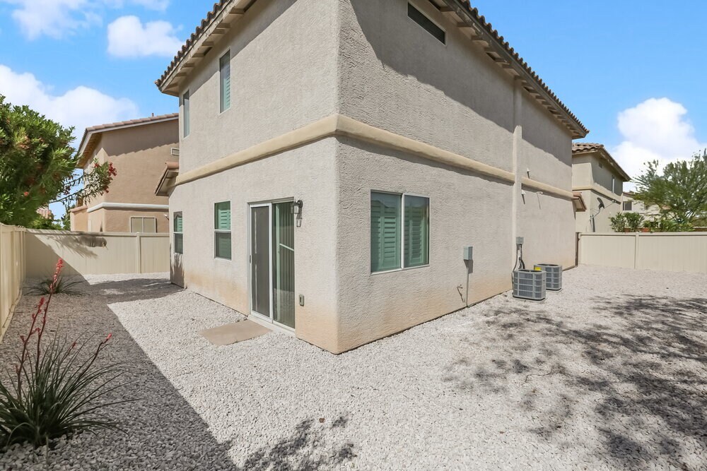 Building Photo - 9327 Pyrope Ct
