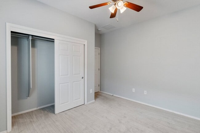 Building Photo - Beautifully upgraded 2Bed 2Bath in Solera Anthem 55+