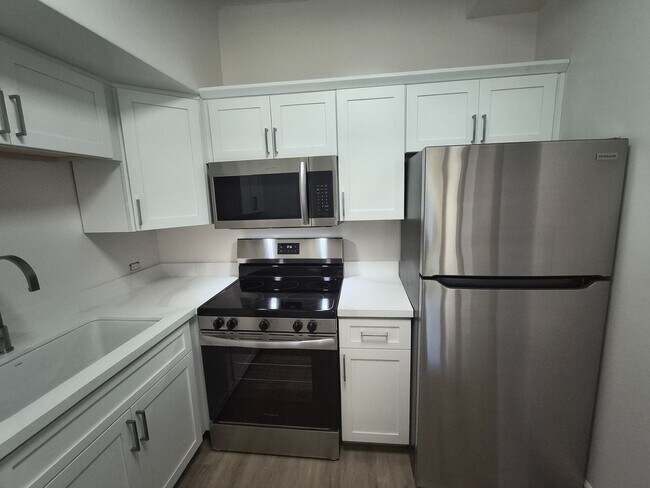 Building Photo - Newly Renovated Spacious 1BD/1 BA Property Available for Rent!!!