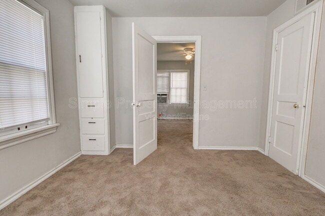 Building Photo - 7107 NW 39th St