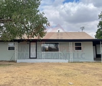 Building Photo - Remodeled 3 bed 2 bath