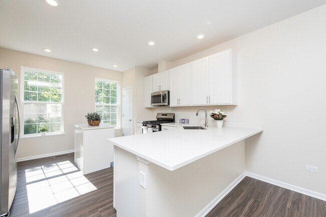 Building Photo - 804 Neubauer Circle