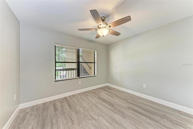 Building Photo - 515 30th Ave W