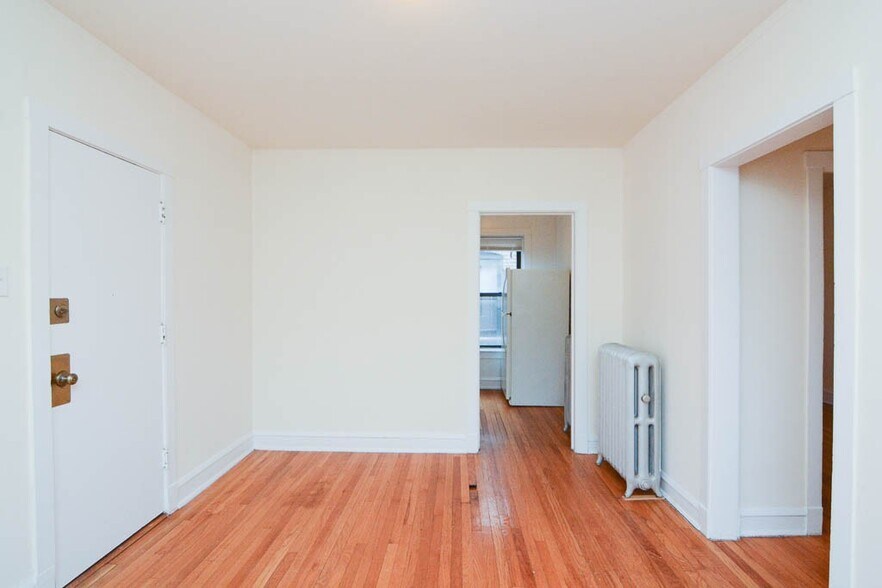 Building Photo - 2649 N Spaulding Ave