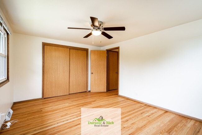 Building Photo - Upgraded Spacious 3 Bedroom Townhome Waukesha