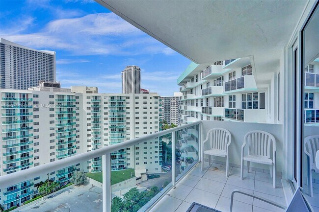 Building Photo - 3725 S Ocean Dr