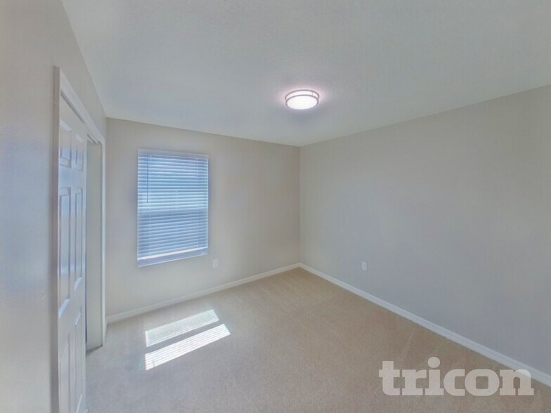 Building Photo - 10710 Southern Forest Dr