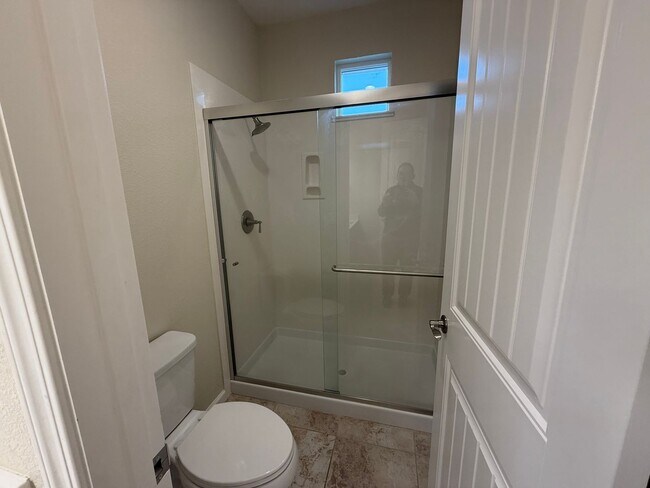 Building Photo - 2021 built two story in Oakdale!