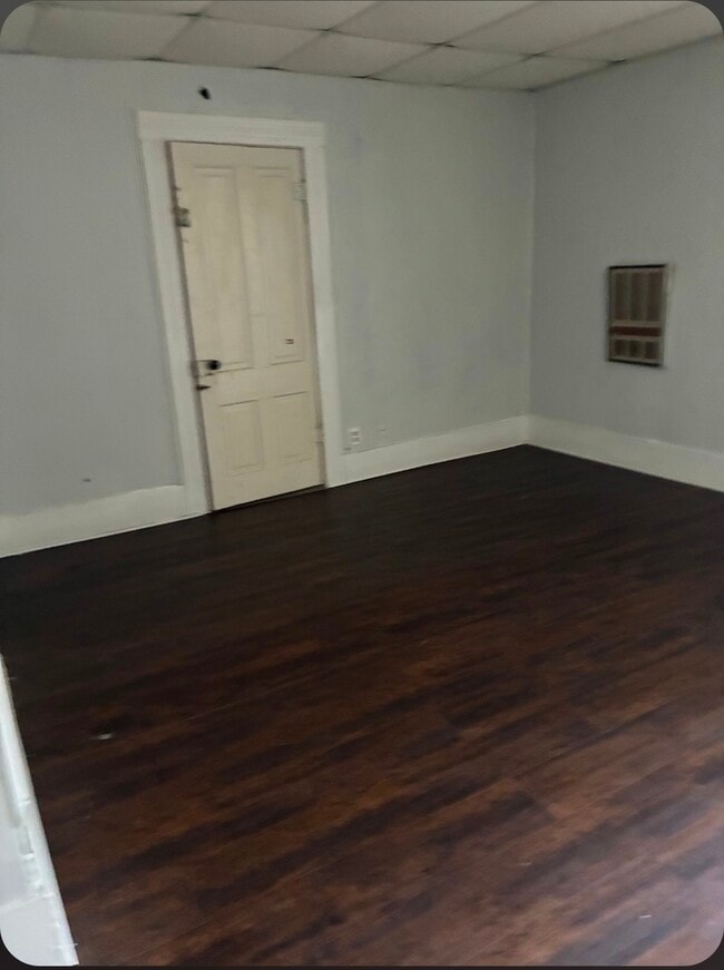 Building Photo - 307 E Promenade St