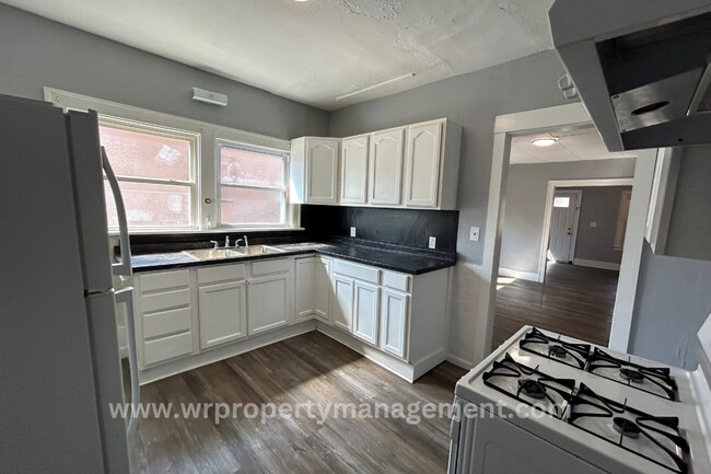 Building Photo - 440-442 5th Street