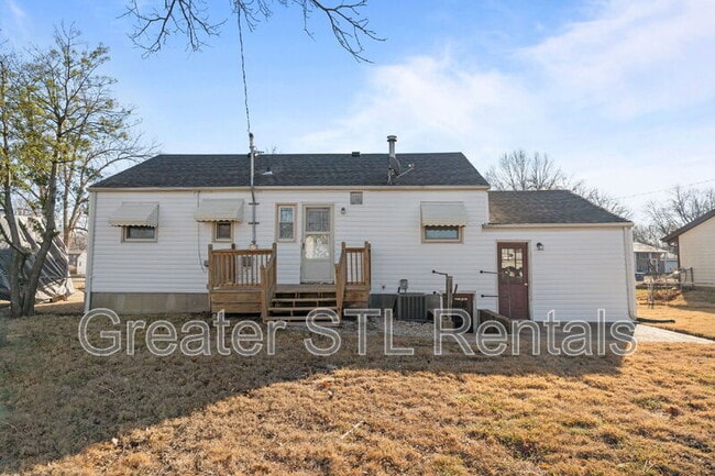 Building Photo - 3 Venetia Ct