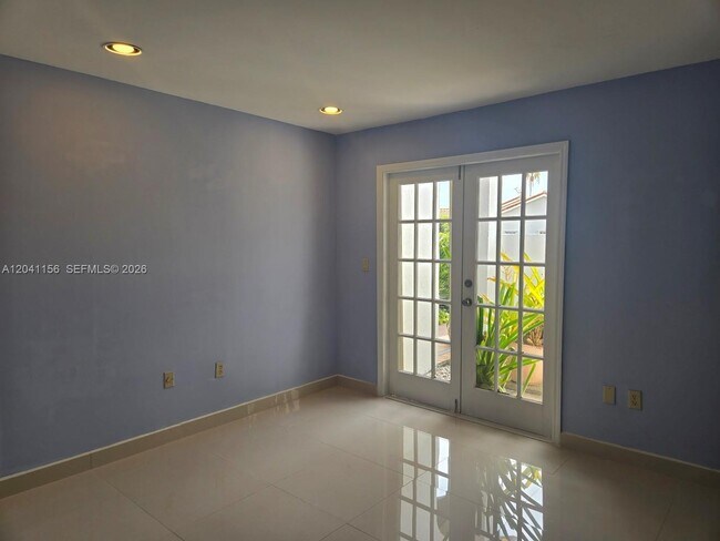Building Photo - 15630 SW 46th Terrace