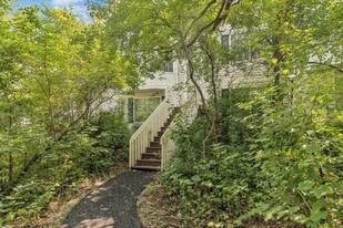 Building Photo - 328 W Whispering Oaks Ln