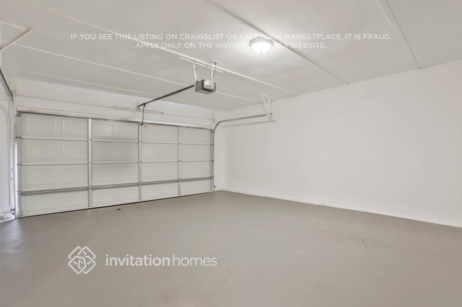 Building Photo - 2045 Devore Dr SW
