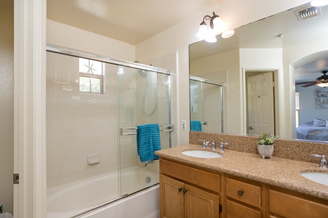 Building Photo - 2802 Bellezza Dr