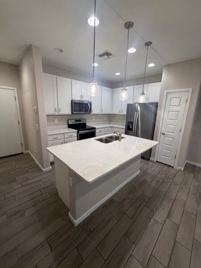 Building Photo - Newer home in Tempe!! 3 bedrooms & 2.5 baths with 2-car garage. Loaded with upgrades!