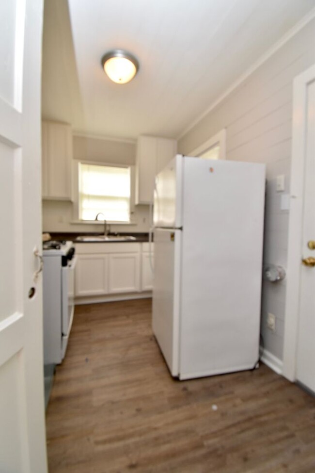 Building Photo - Walking Distance to LA Tech!
