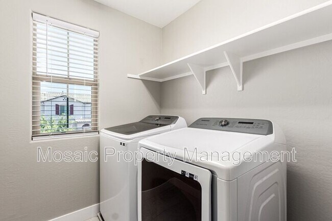 Building Photo - 4046 S 58th Ln