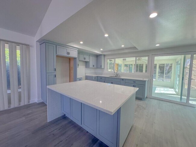 Building Photo - 25512 Maximus St