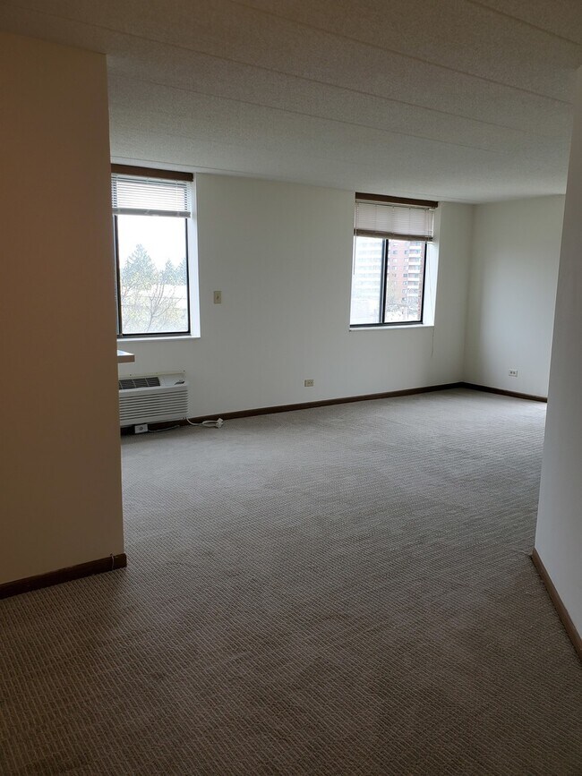 Building Photo - 75 Kristin Cir