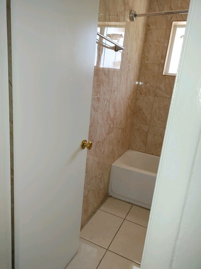 Building Photo - 2910 NW 31st St