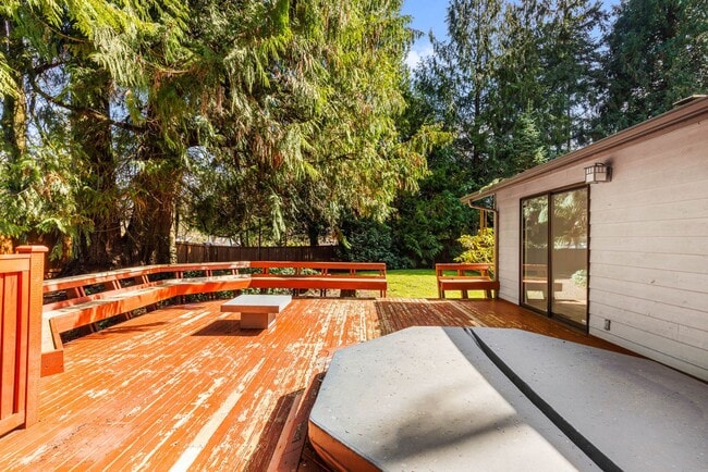 Building Photo - 10716 NE 144th Ct