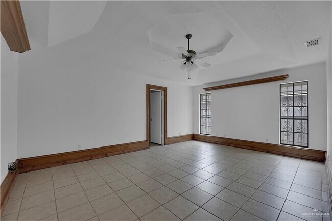 Building Photo - 6904 N 33rd St