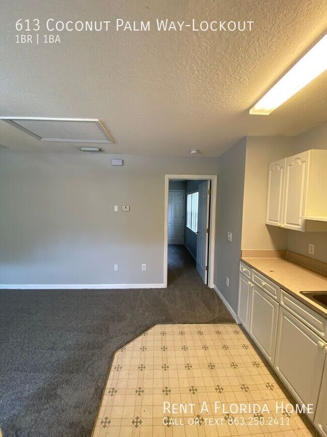 Building Photo - 613 Coconut Palm Way