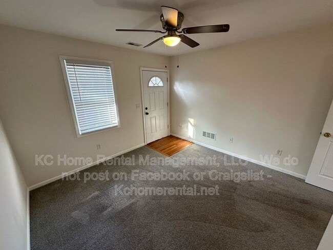 Building Photo - 1903 W 43rd Pl