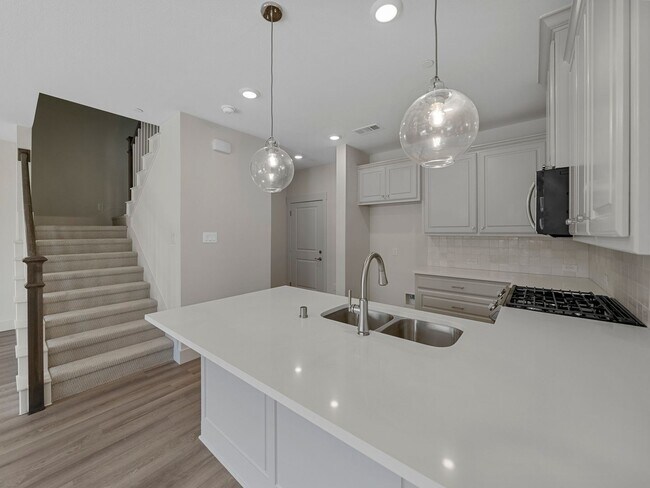 Building Photo - 917 Emerling Dr