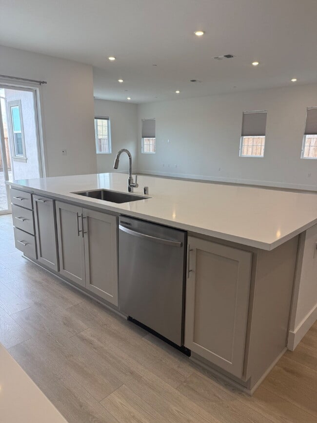 Building Photo - Brand-New 4-Bedroom Single-Story Home with Solar, Stunning Views & Open Floor Plan!