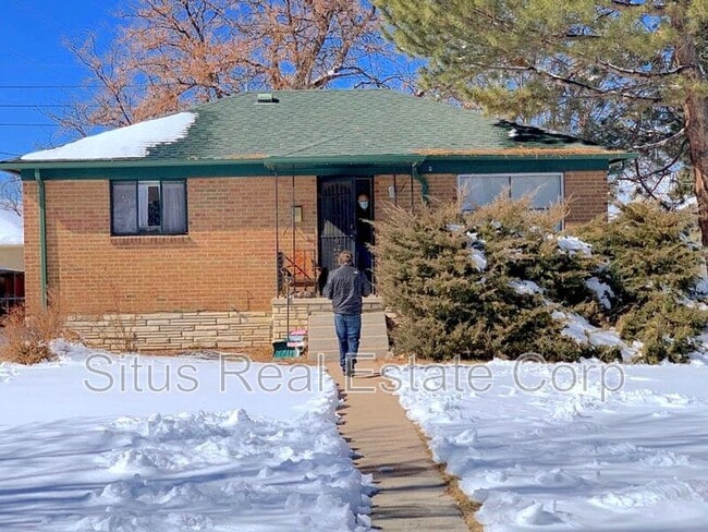 Building Photo - 1875 S Clayton St