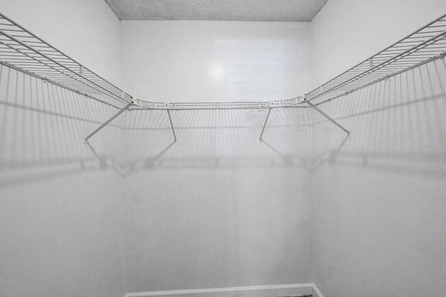 Building Photo - Gorgeous 2 bedroom 1 bath