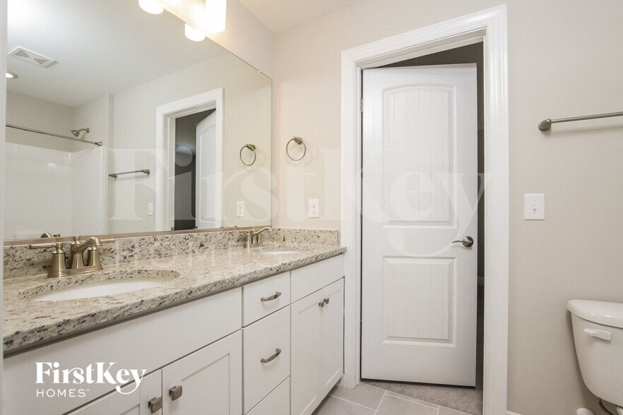 Building Photo - 101 Greenvalley Rd