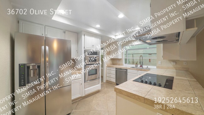 Building Photo - 36702 Olive St