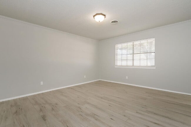 Building Photo - 6137 Belpree Rd