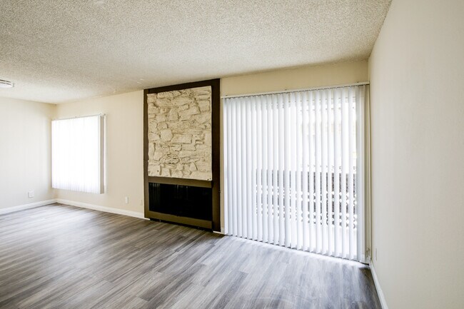 Building Photo - 451 S Harvard Blvd