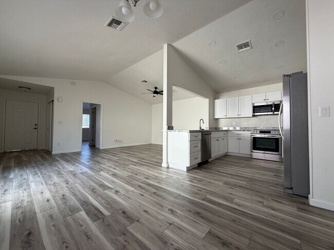 Building Photo - Chandler Blvd./Gilbert Rd, Patio home, 3 b...