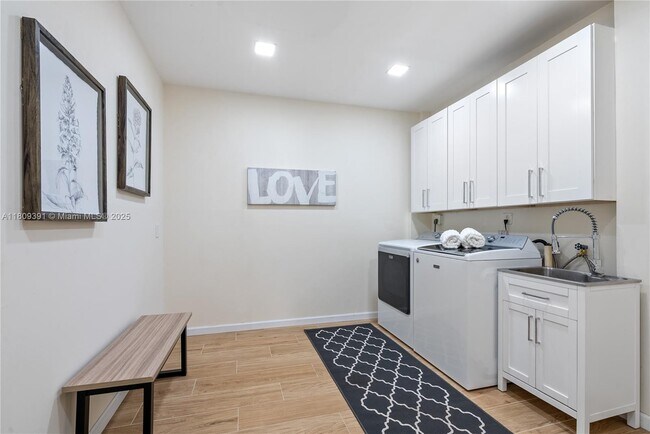Building Photo - 1284 NE 94th St